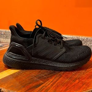 Adidas Ultraboost 5.0 DNA shoes, Core Black. One minor blemish as seen in photo
